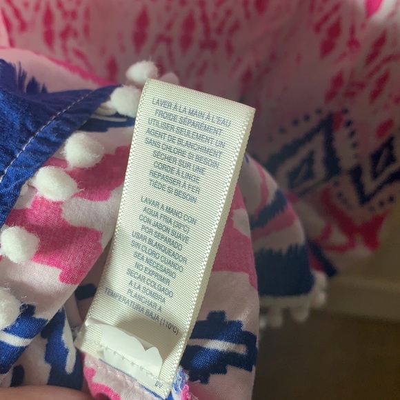 Beautiful Sleeveless Blouse - Picture 8 of 8